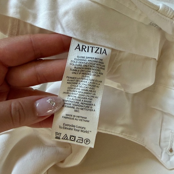 EUC aritzia effortless pant crepette CURVE FIT size 4 light birch - Picture 5 of 15